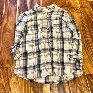 Women’s old navy pink plaid flannel shirt. Size medium